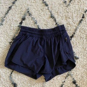 Lululemon Tracker Short V 4”